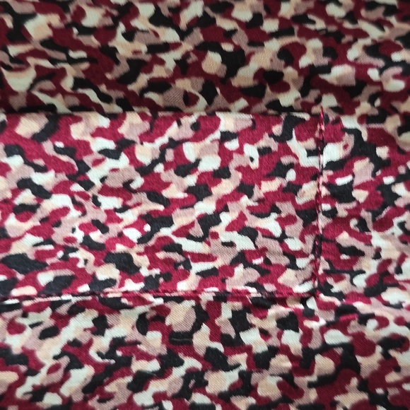 LIZ CLAIBORNE WOMEN'S BURGUNDY & BLACK PULLOVER TUNIC TOP SIZE LARGE - Picture 5 of 14